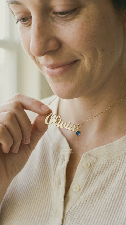 Video: the name Olivia and its birthstone catching the light