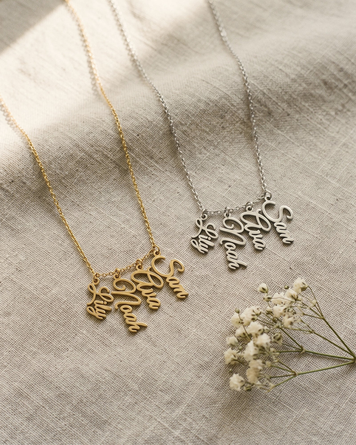 The names necklace in 18K gold plating and in polished stainless steel