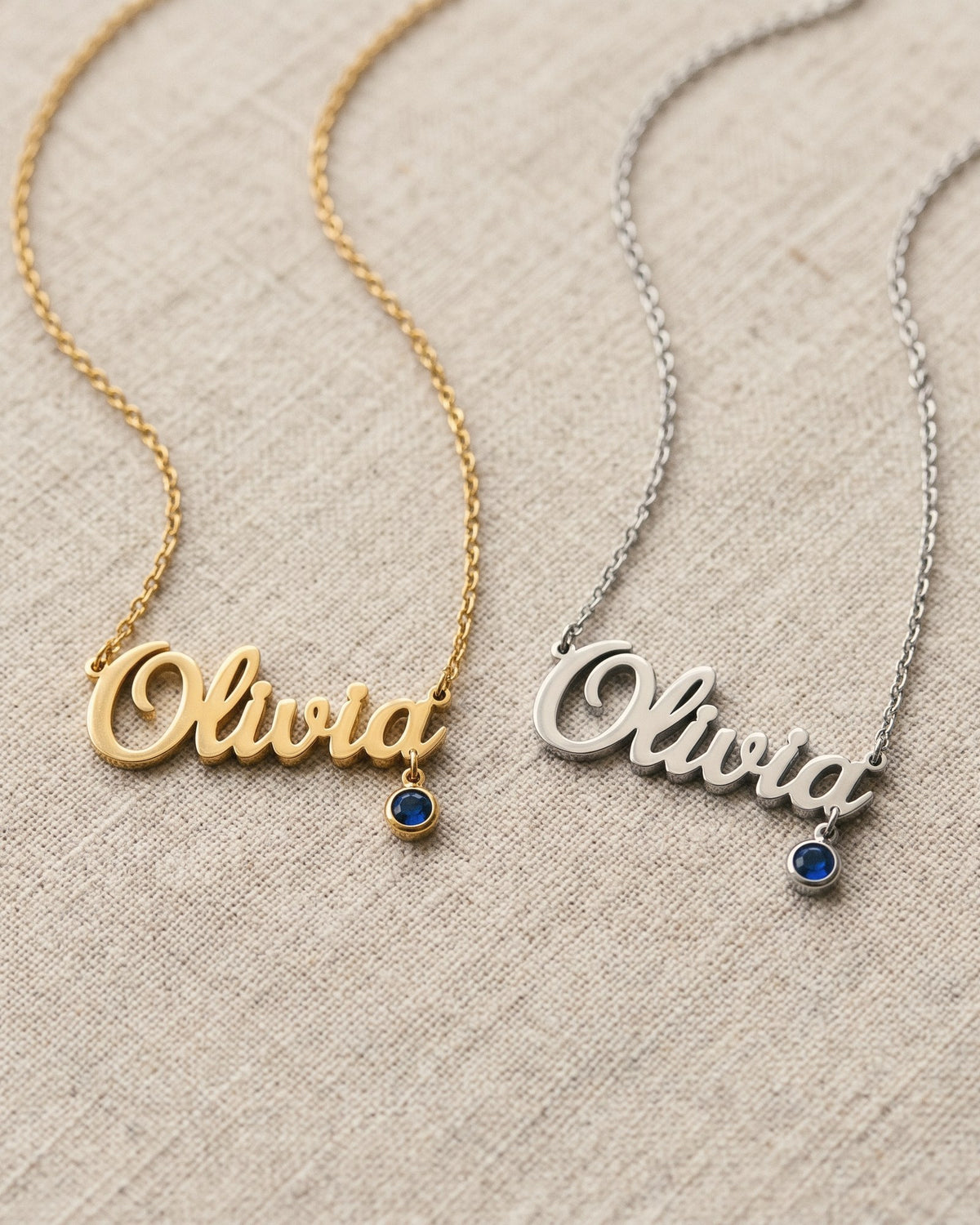 The name necklace in 18K gold plating and in polished stainless steel
